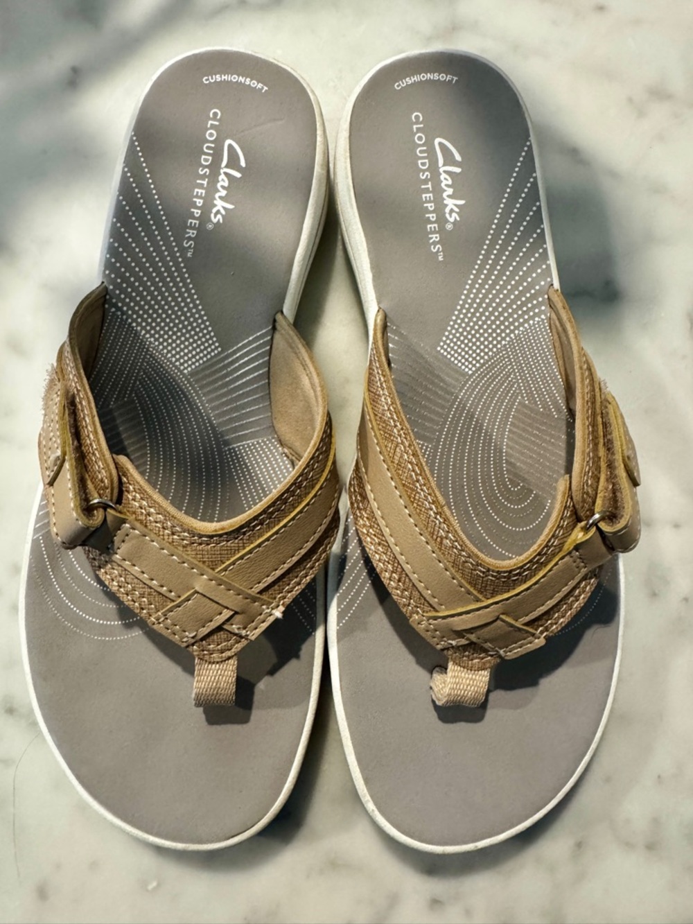 Clarks Beige/Tan Cloudsteppers Thong Sandals